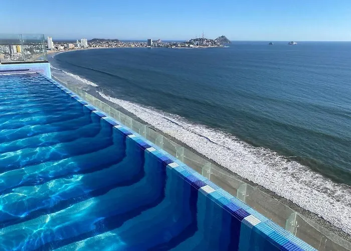 Central102-705/PiscinaPiso22/Vistas360/Malecón