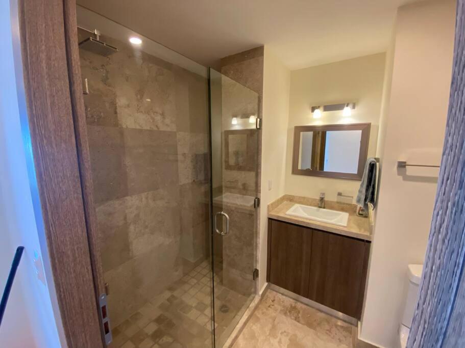 Apartamento Central102-705/piscinapiso22/vistas360/malecón